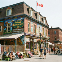 Luggage Storage near Ottawa Art Gallery in Ottawa