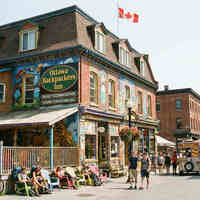 Luggage Storage near Ottawa Art Gallery in Ottawa