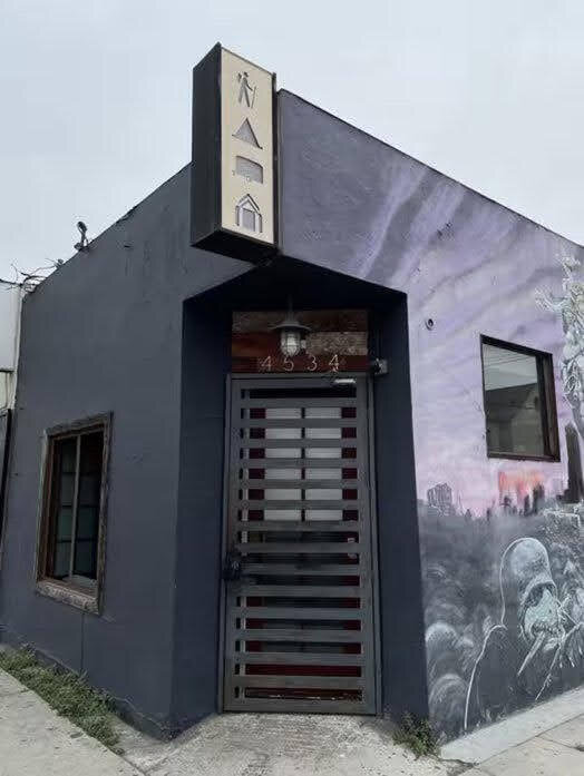 Los Feliz Luggage Storage — luggage storage location