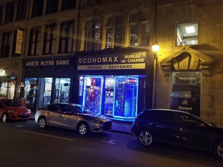 Luggage Storage near Notre-Dame Basilica & Old Montreal — luggage storage location