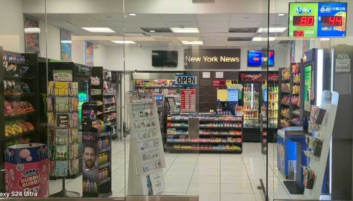 Luggage Storage near Rogers Centre in Toronto — luggage storage location