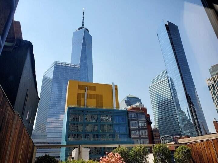 Luggage Storage near Tribeca & One World Trade Center — luggage storage location
