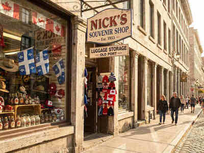 Luggage Storage near Old Montreal & Bonsecours Market — luggage storage location