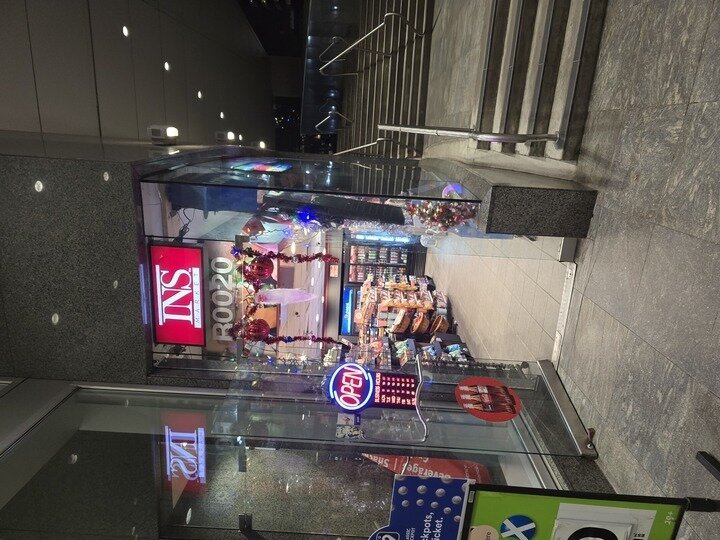 Luggage Storage near Vancouver Art Gallery in Vancouver