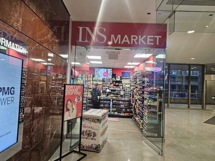 Luggage Storage near Calgary Tower & Downtown Core — luggage storage location