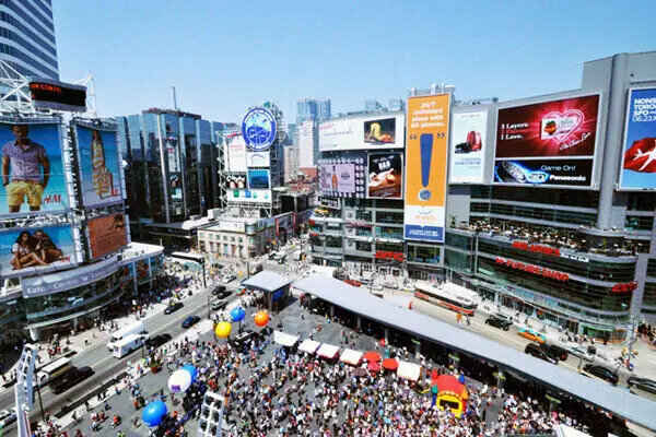 Luggage Storage near Yonge-Dundas Square — luggage storage location