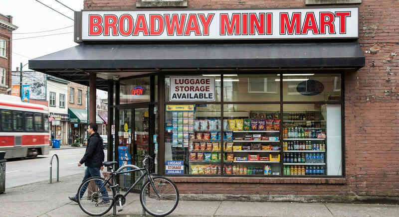 Luggage Storage near Broadway-City Hall Station — luggage storage location